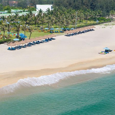 Wyndham Hoi An Royal Beachfront Resort & Villas Exterior foto